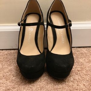 Black Platform Toe Heel ~ Chinese Laundry